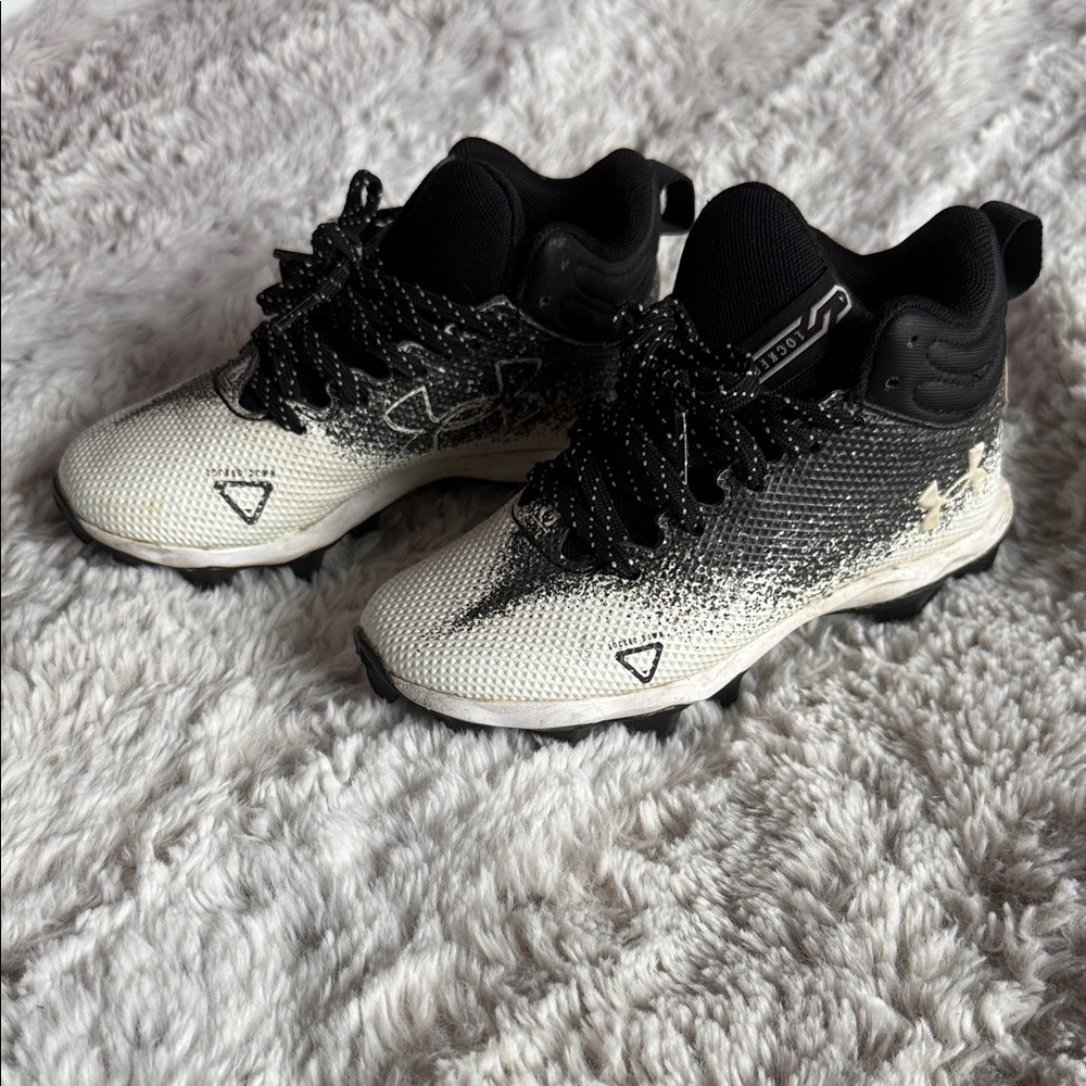 Under Armour Boy's Spotlight Fran RM 2.0 Jr. Football Shoe Cleat US 12k Kid 12